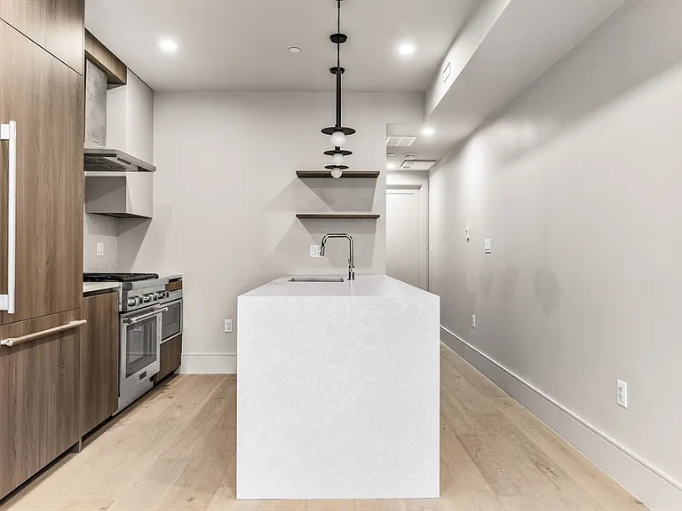 300 Franklin St #2 - Photo 7 of 16