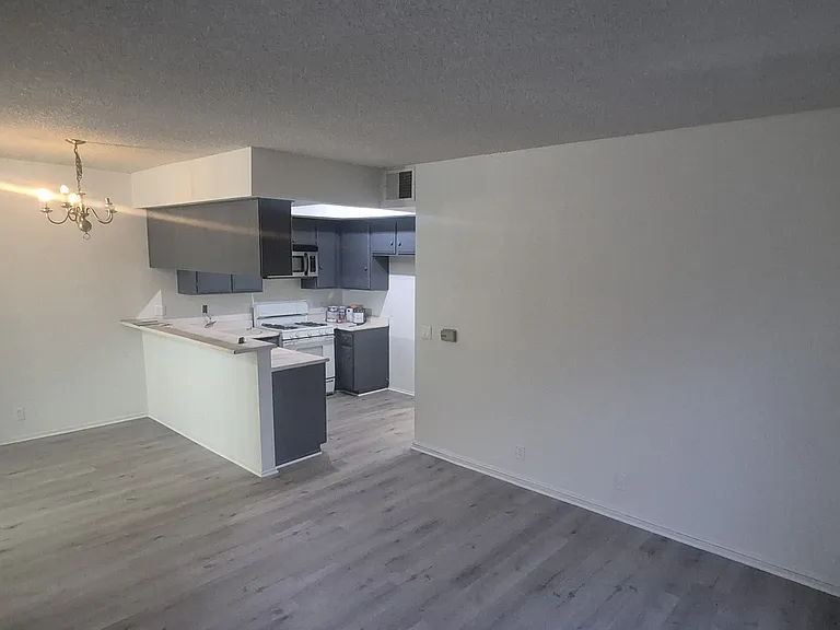 10943 Laurel Canyon Blvd #A12 - Photo 6 of 20