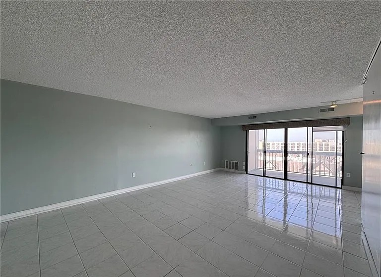 2830 Shore Dr #1000 - Photo 5 of 20