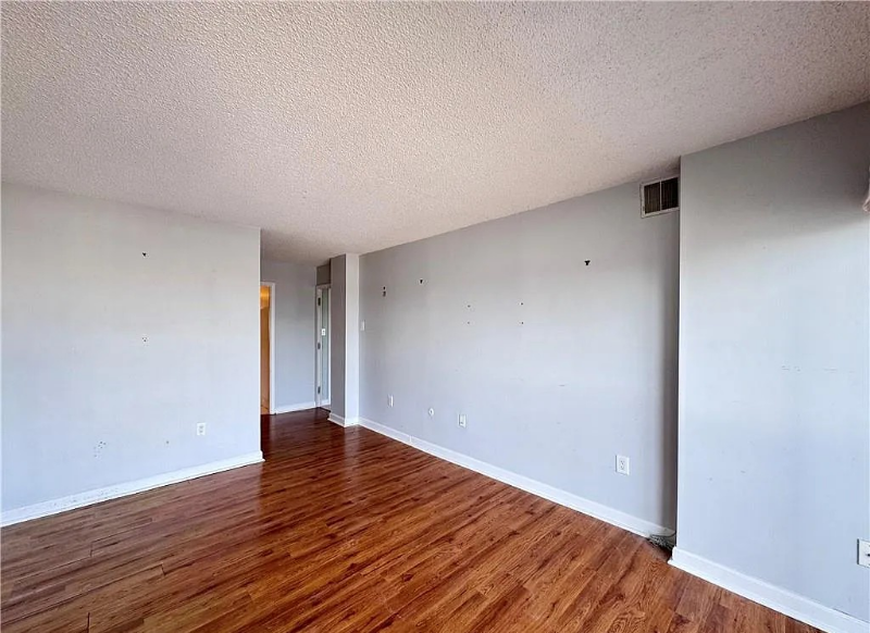 2830 Shore Dr #1000 - Photo 7 of 20