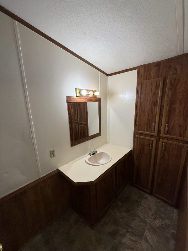 425 Lowe St - Photo 5 of 10