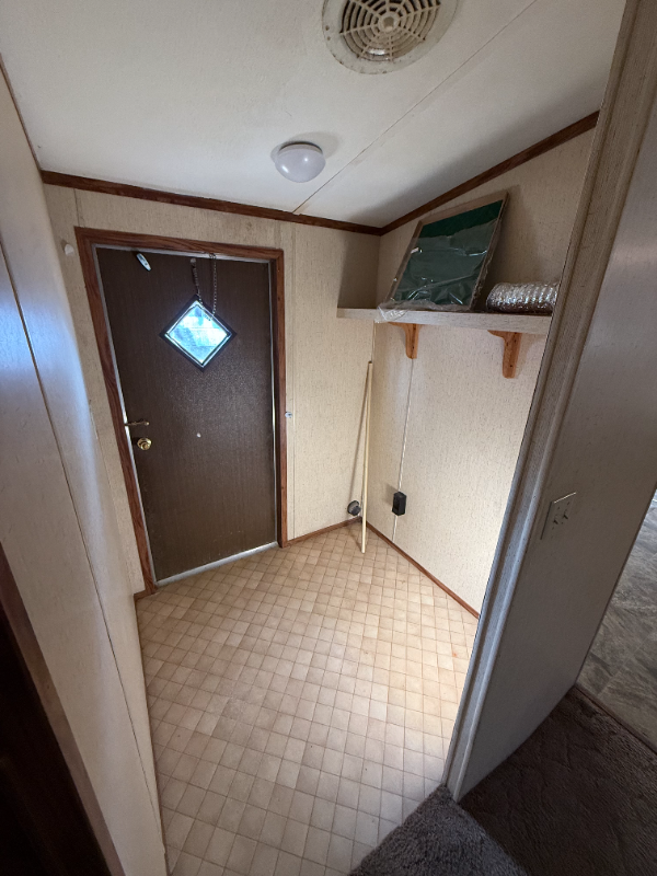 425 Lowe St - Photo 7 of 10