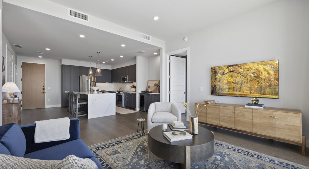 616 Lavaca Street - Photo 3 of 18