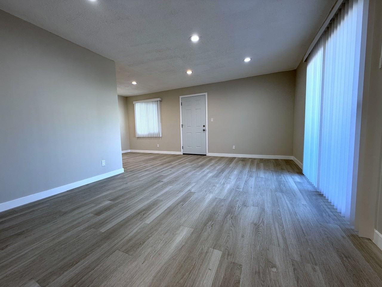 713 Edgewood St - Photo 4 of 13