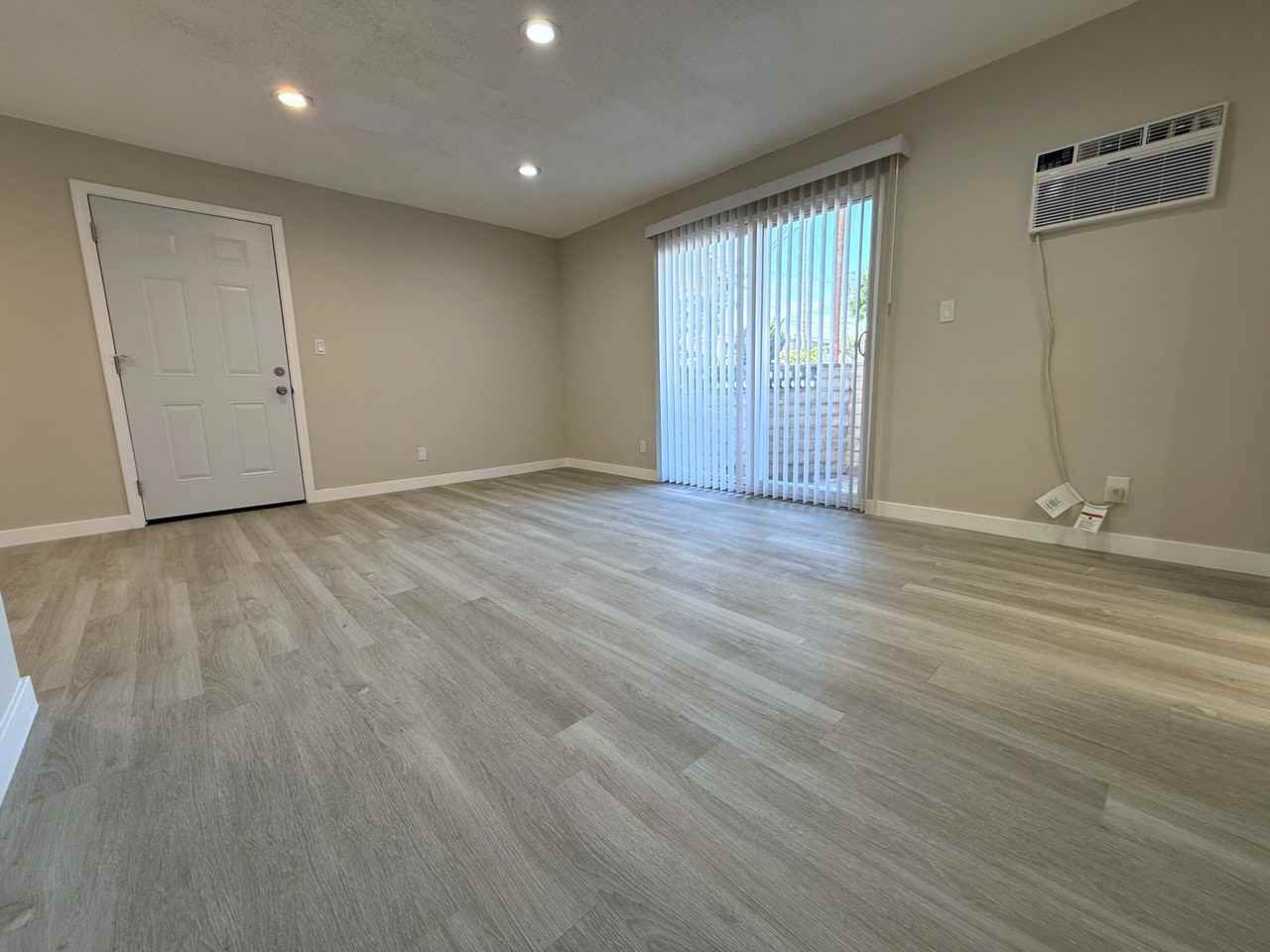 713 Edgewood St - Photo 5 of 13