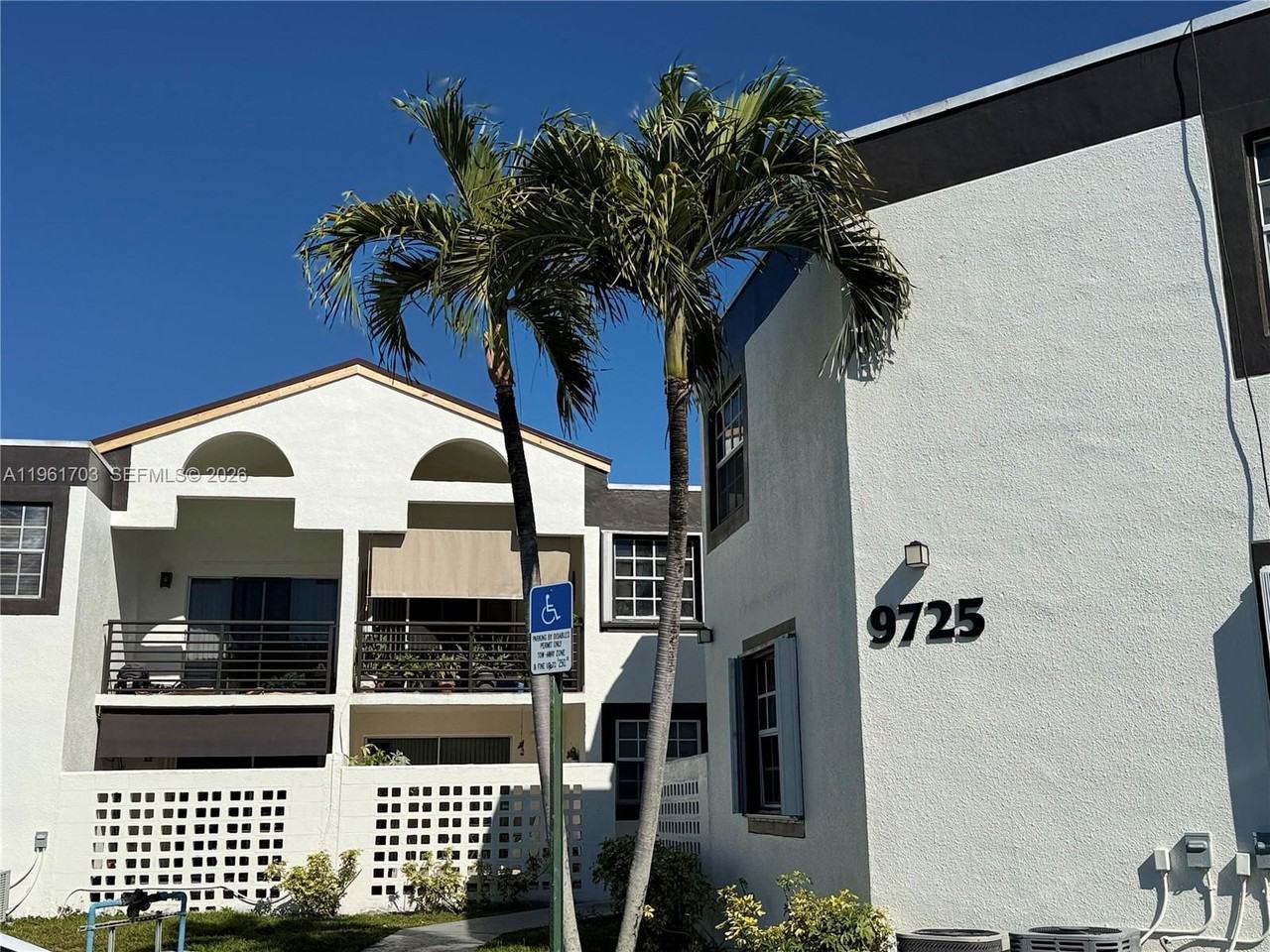 Blvd Fontainebleau Boulevard - Photo 3 of 8