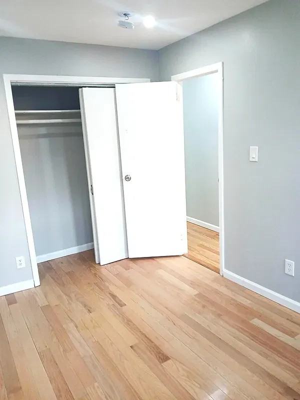 Jackson Ave #2R - Photo 7 of 8