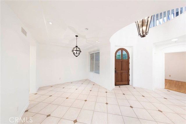 19 Lucania Dr - Photo 6 of 8