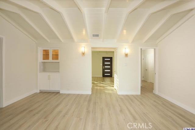 1210 Graynold Ave - Photo 2 of 8