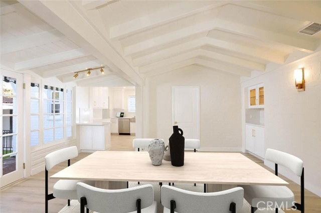 1210 Graynold Ave - Photo 4 of 8