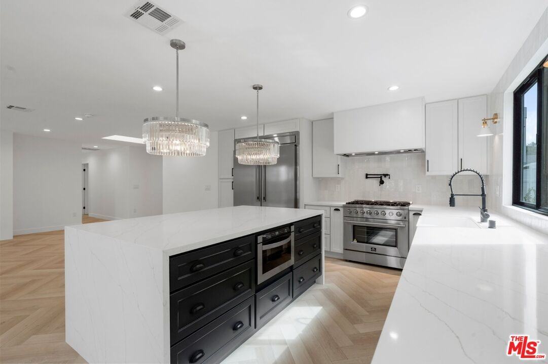 3549 Elm Dr - Photo 5 of 8