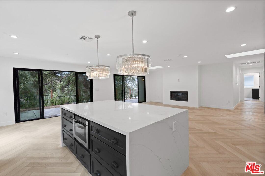 3549 Elm Dr - Photo 7 of 8