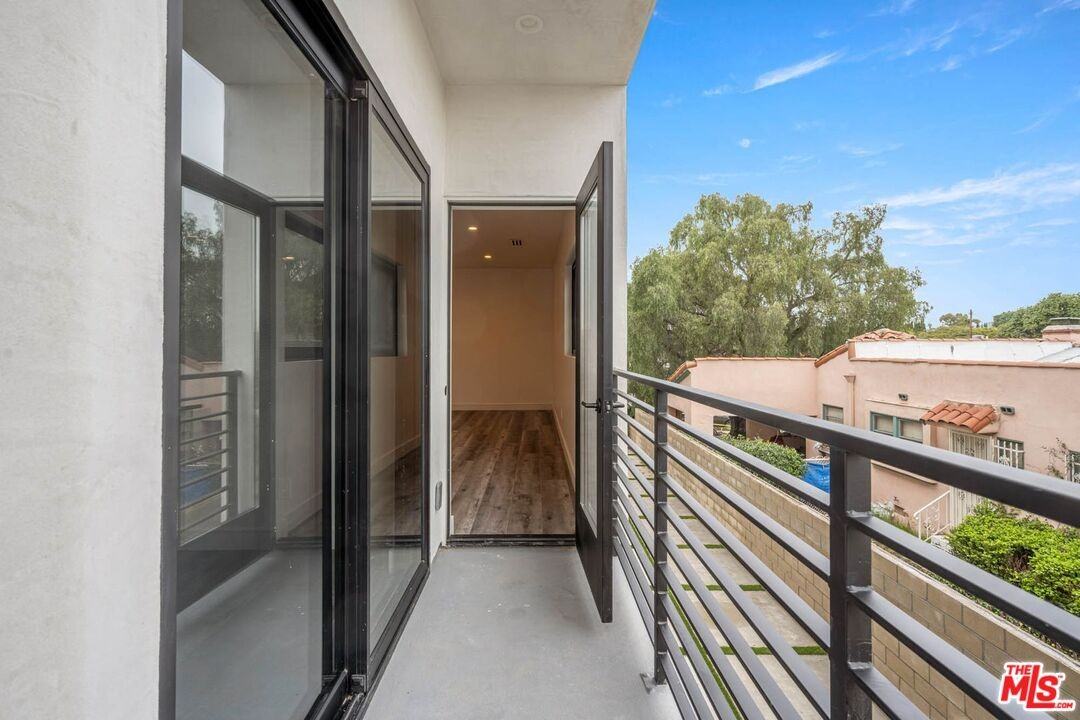 1290 1/2 S Sherbourne Dr #1920 - Photo 7 of 8