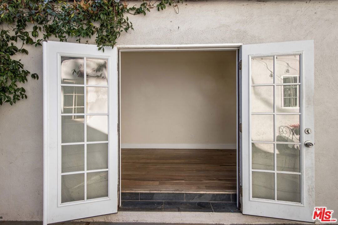 2615 Canyon Dr - Photo 3 of 8