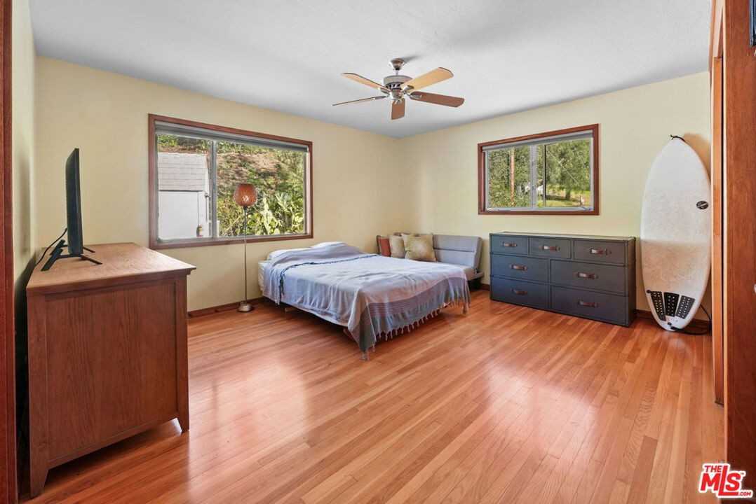 12310 Yerba Buena Rd - Photo 4 of 8