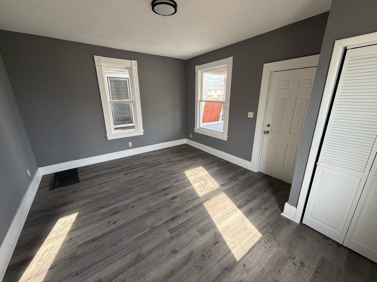 1511 Stark Ave Sw #1 - Photo 4 of 11