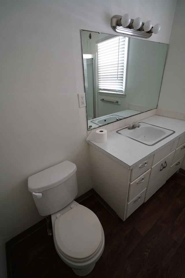 2020 Stratford Rd - Photo 5 of 8