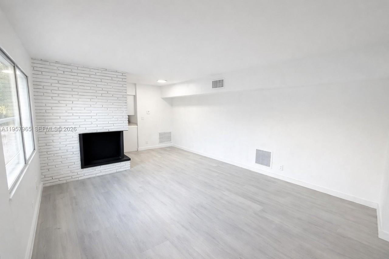 501 Nw 13th St - Photo 2 of 8