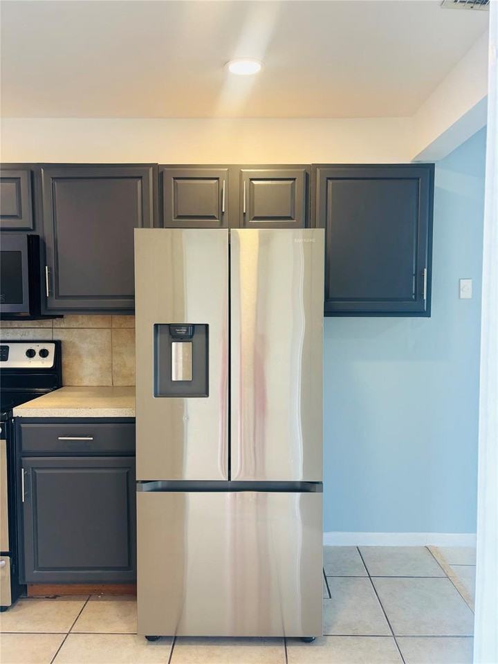 2671 Nw 65th Ave #1-2 - Photo 7 of 8