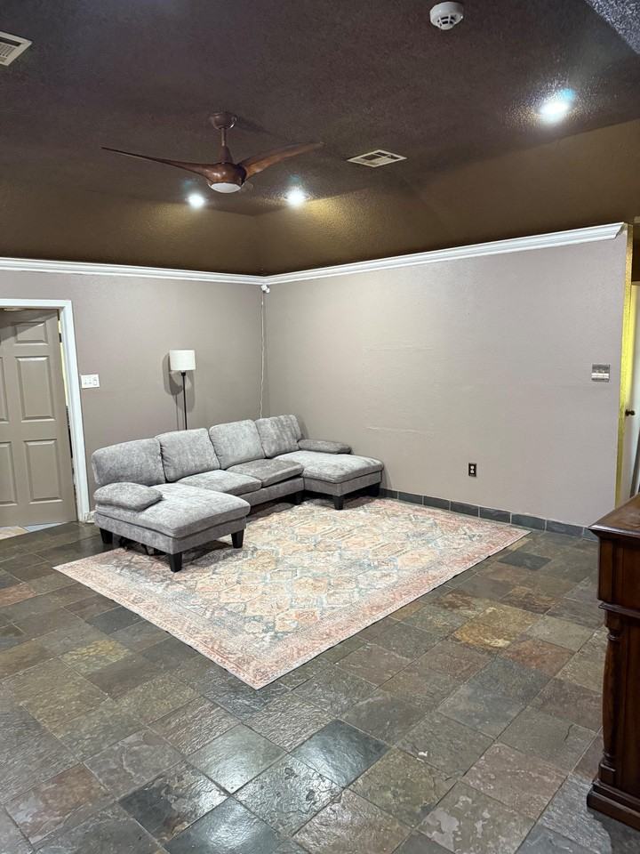 Horace St - Photo 2 of 8