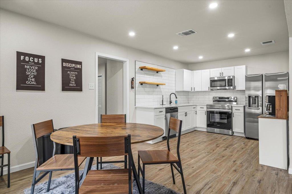 El Sendero St - Photo 3 of 20