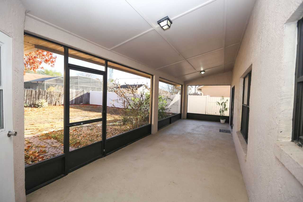 Trumbull St - Photo 2 of 23