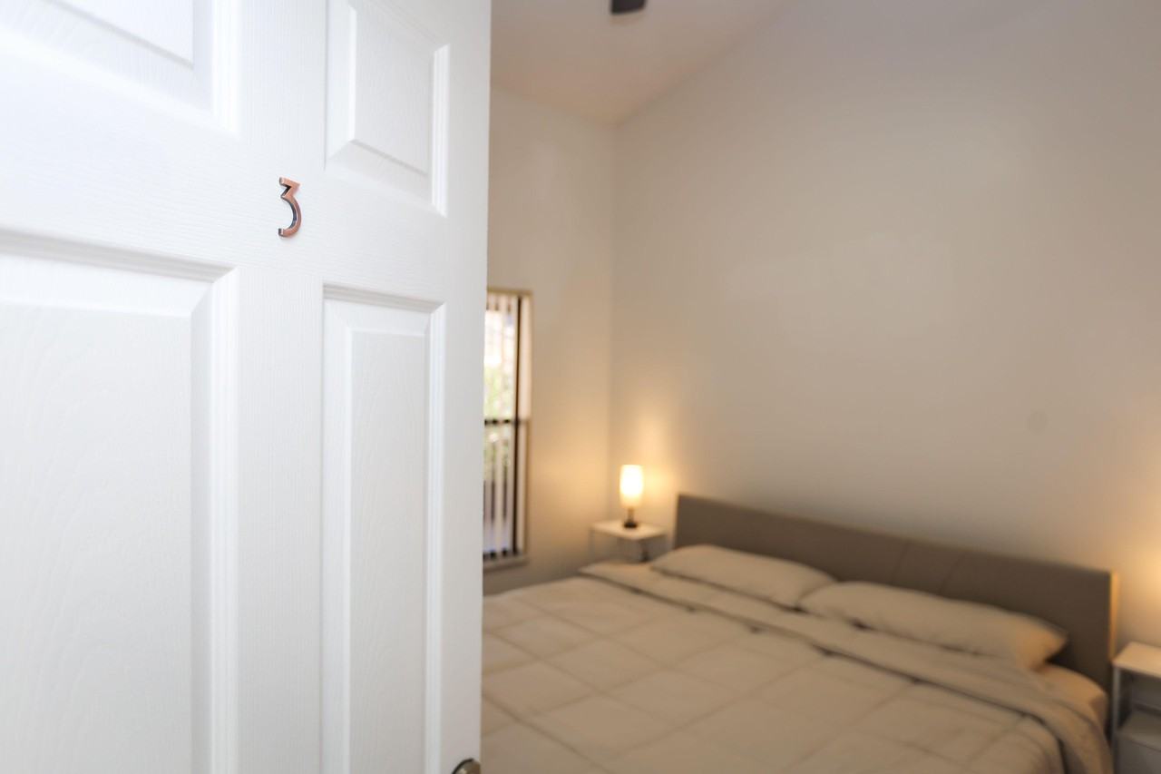 Trumbull St - Photo 6 of 23