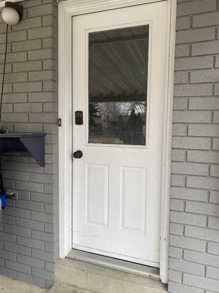 676 E Howard Dr - Photo 2 of 21