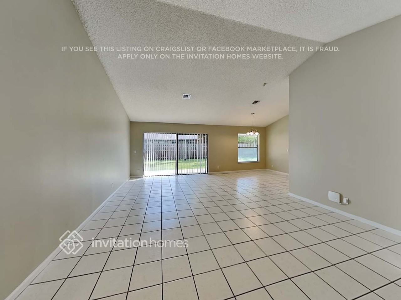 1828 Nw 109th Ave - Photo 4 of 18