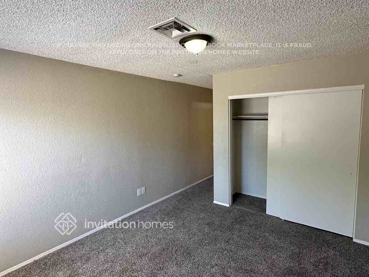 4431 N 85th Ave - Photo 4 of 10