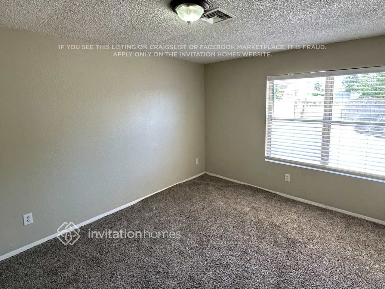 4431 N 85th Ave - Photo 5 of 10