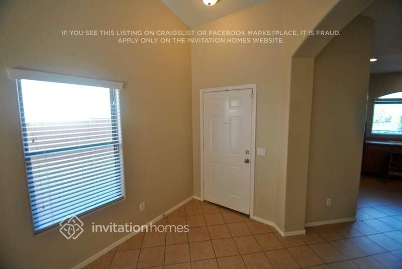 9121 W Mackenzie Dr - Photo 2 of 12