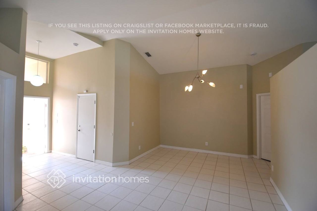 13237 Sw 52nd St - Photo 3 of 16