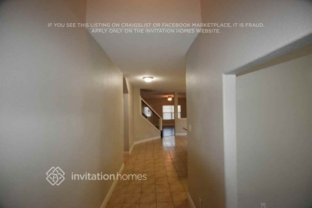 652 Creekview Dr - Photo 4 of 24