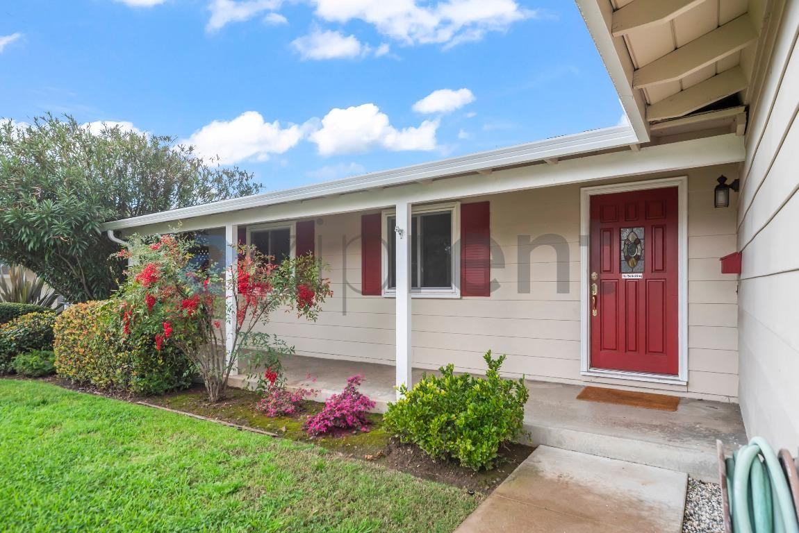 5063 Maitland Dr - Photo 4 of 17