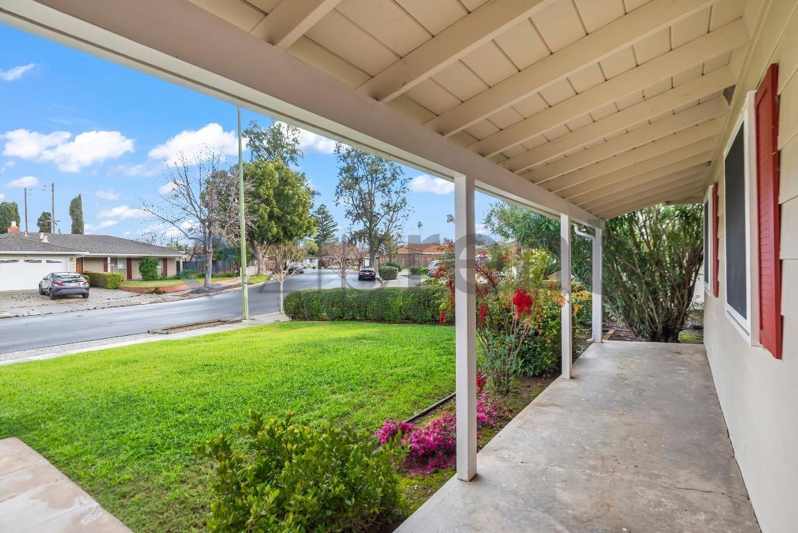 5063 Maitland Dr - Photo 5 of 17