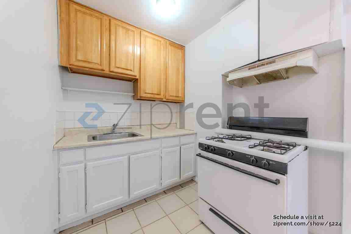 6308 Whittier Blvd #2 - Photo 5 of 11