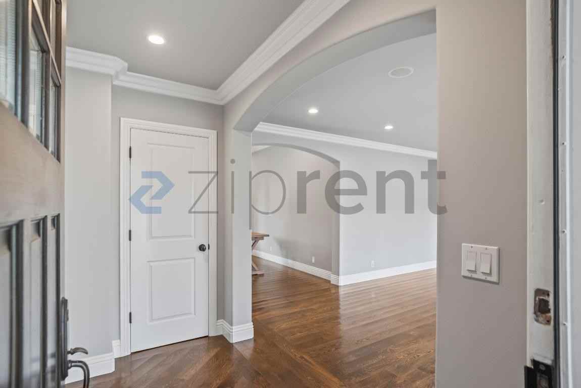 616 Maple St - Photo 5 of 23