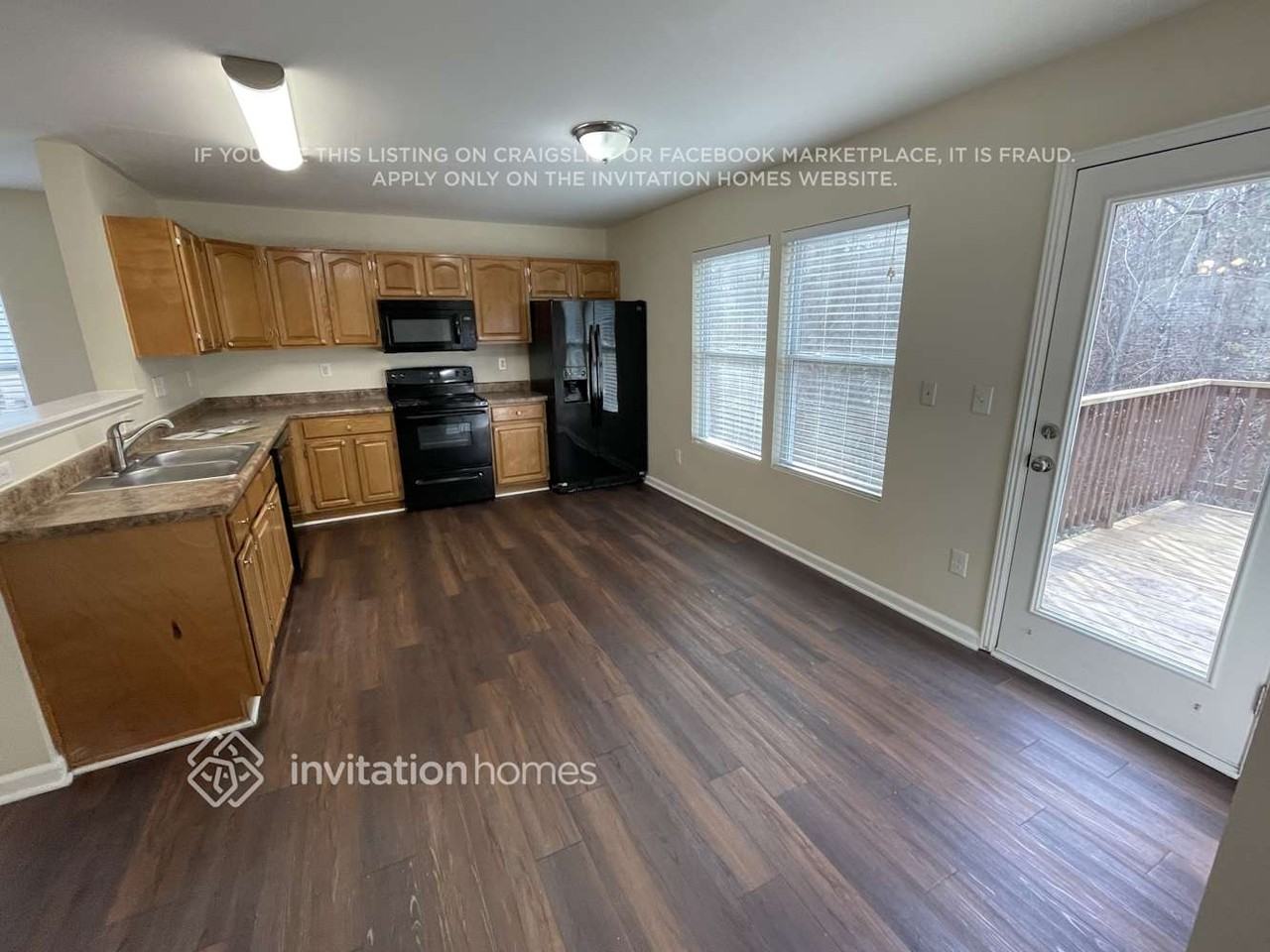 233 Aershire Ct - Photo 3 of 10