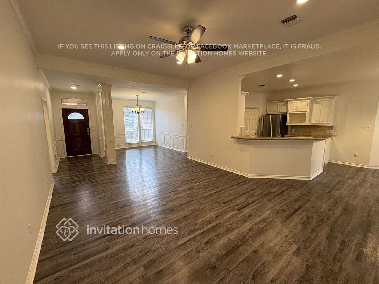 3227 Hemingway Dr - Photo 3 of 17