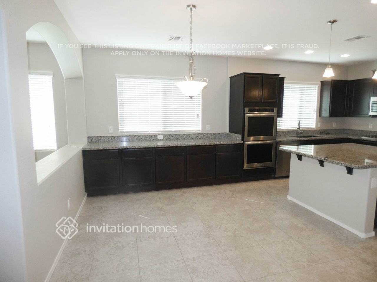 649 E Canyon Rock Rd - Photo 4 of 12