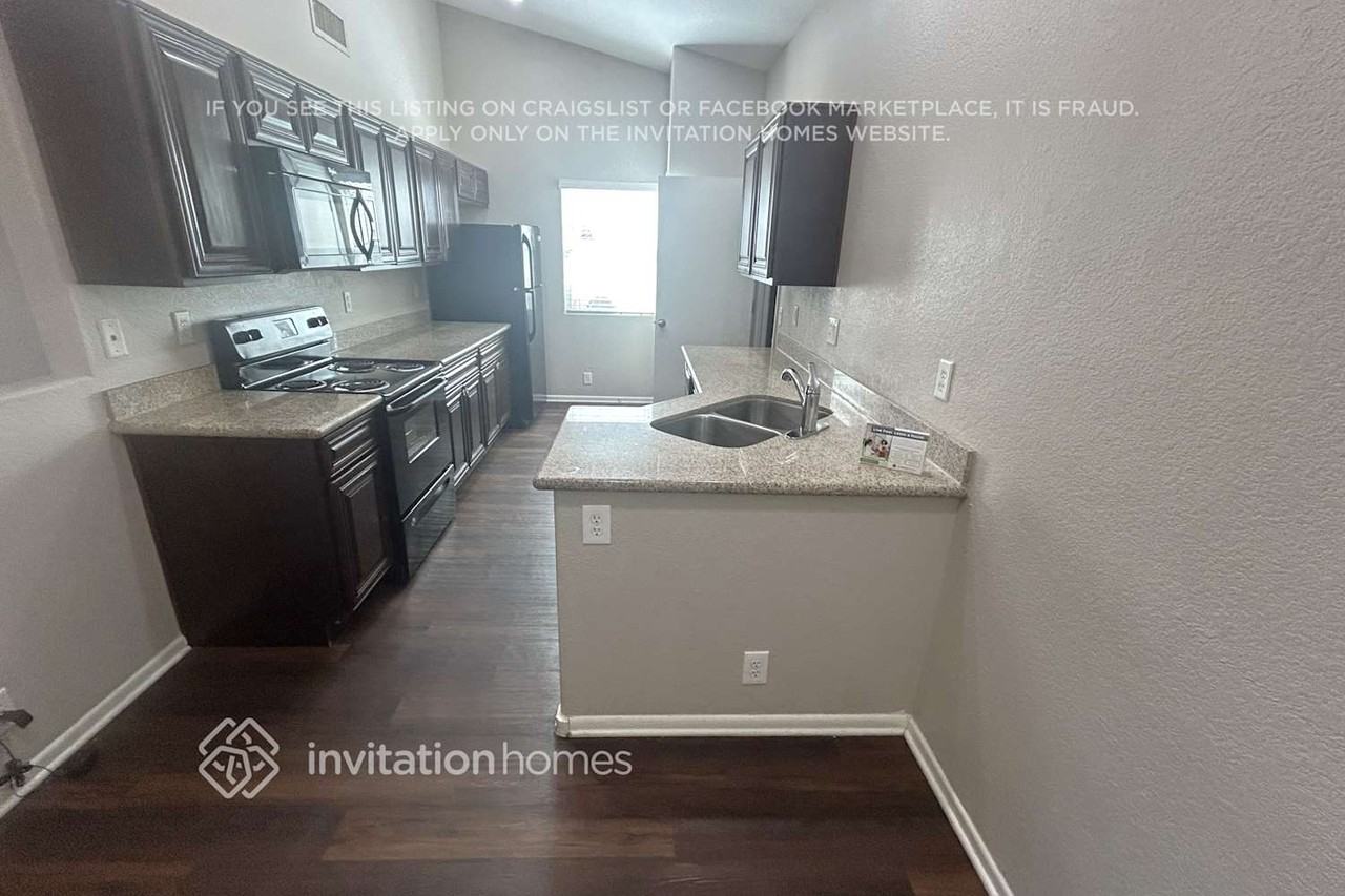 8931 W Fullam St - Photo 4 of 15