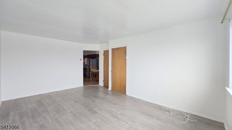 619 Sussex St - Photo 3 of 15