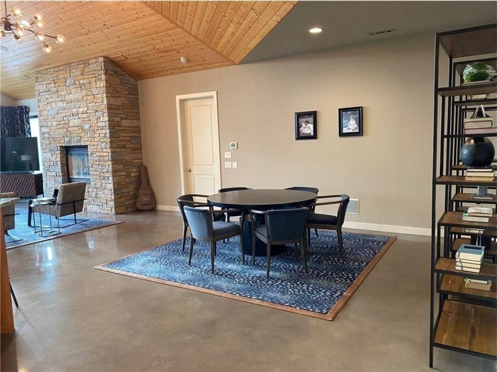 17 W Augusta Ct - Photo 6 of 23