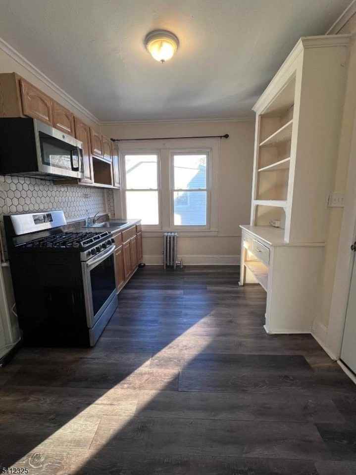 239 E 9th Ave - Photo 6 of 11