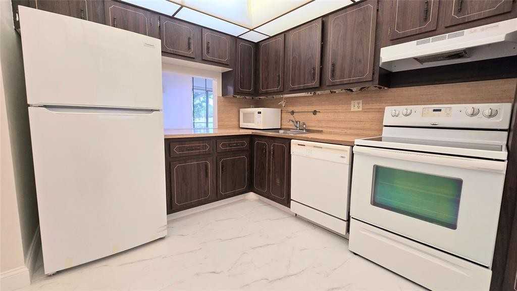 8421 Lagos De Campo Blvd - Photo 2 of 50