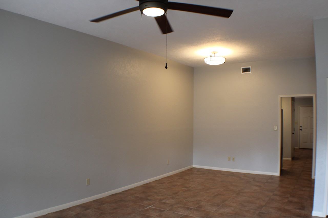 7936 Pecan Dr - Photo 2 of 20