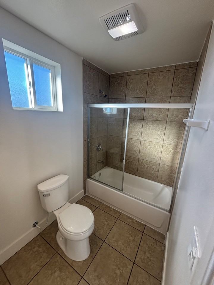 333 East 69th Street - Photo 4 of 16