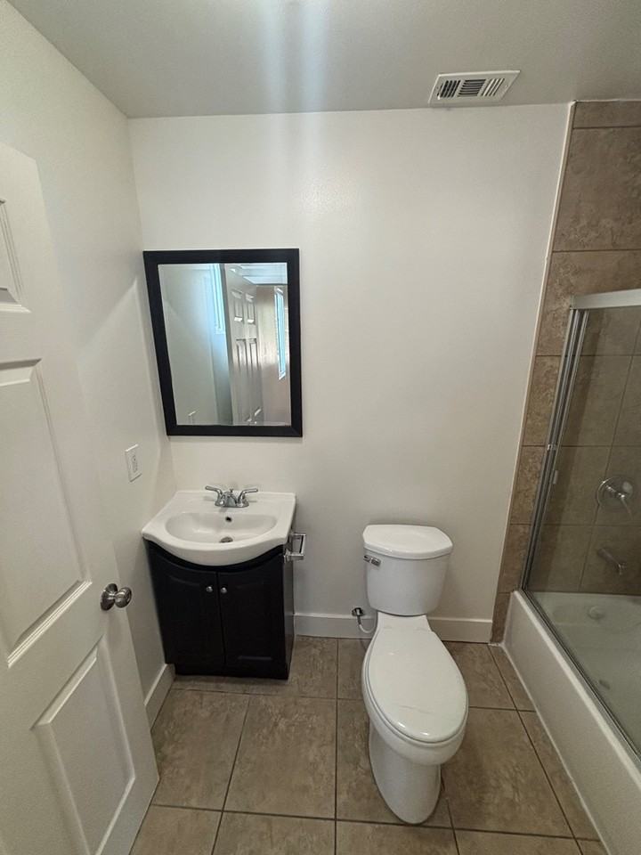 335 East 69th Street - Photo 4 of 21