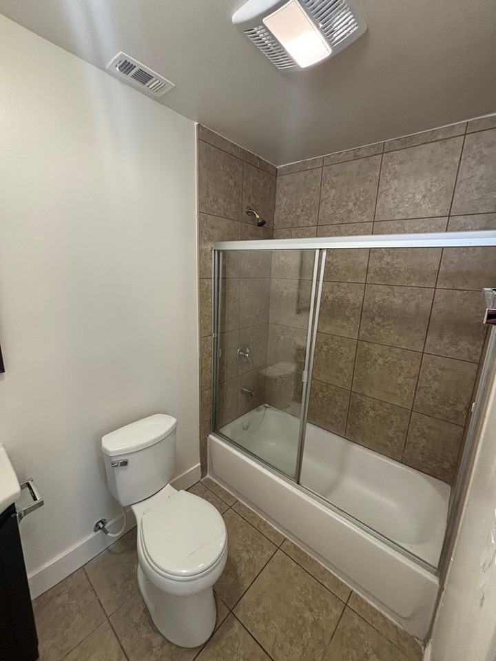 335 East 69th Street - Photo 5 of 21